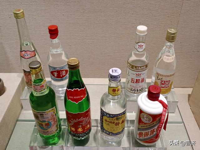 捡漏清香老酒,要有过人本领,这个酒鬼不简单,品出了老酒的神韵