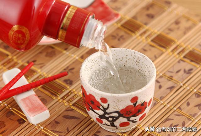 200元左右“待客用酒”,都是纯粮酿造,性价比超高还特别有面子